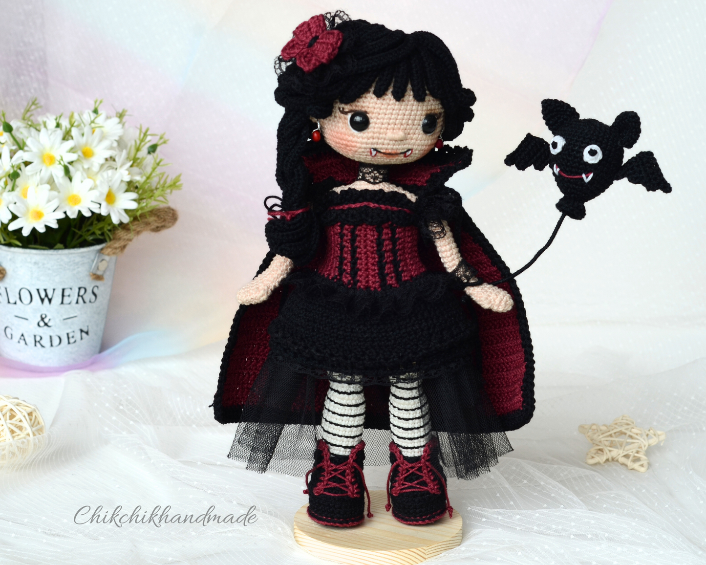 Vampire Crochet Doll Pattern, Halloween Amigurumi Doll, MISTY the Vampire, PDF Tutorial (En, Fr, Es, De, It, Nl)