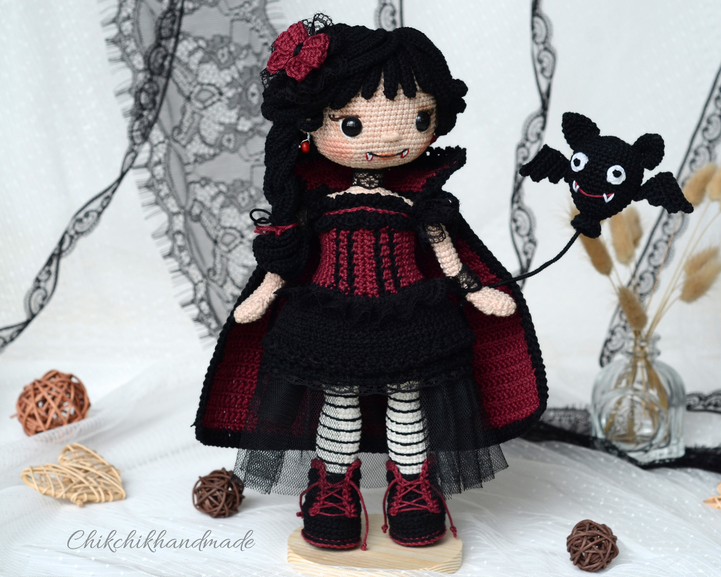 Vampire Crochet Doll Pattern, Halloween Amigurumi Doll, MISTY the Vampire, PDF Tutorial (En, Fr, Es, De, It, Nl)