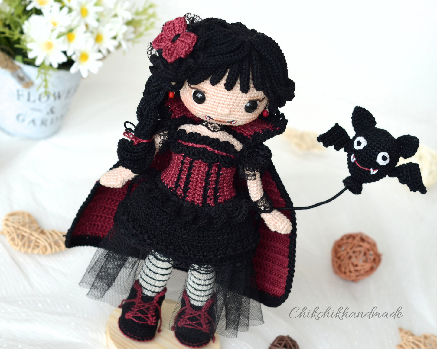 Vampire Crochet Doll Pattern, Halloween Amigurumi Doll, MISTY the Vampire, PDF Tutorial (En, Fr, Es, De, It, Nl)