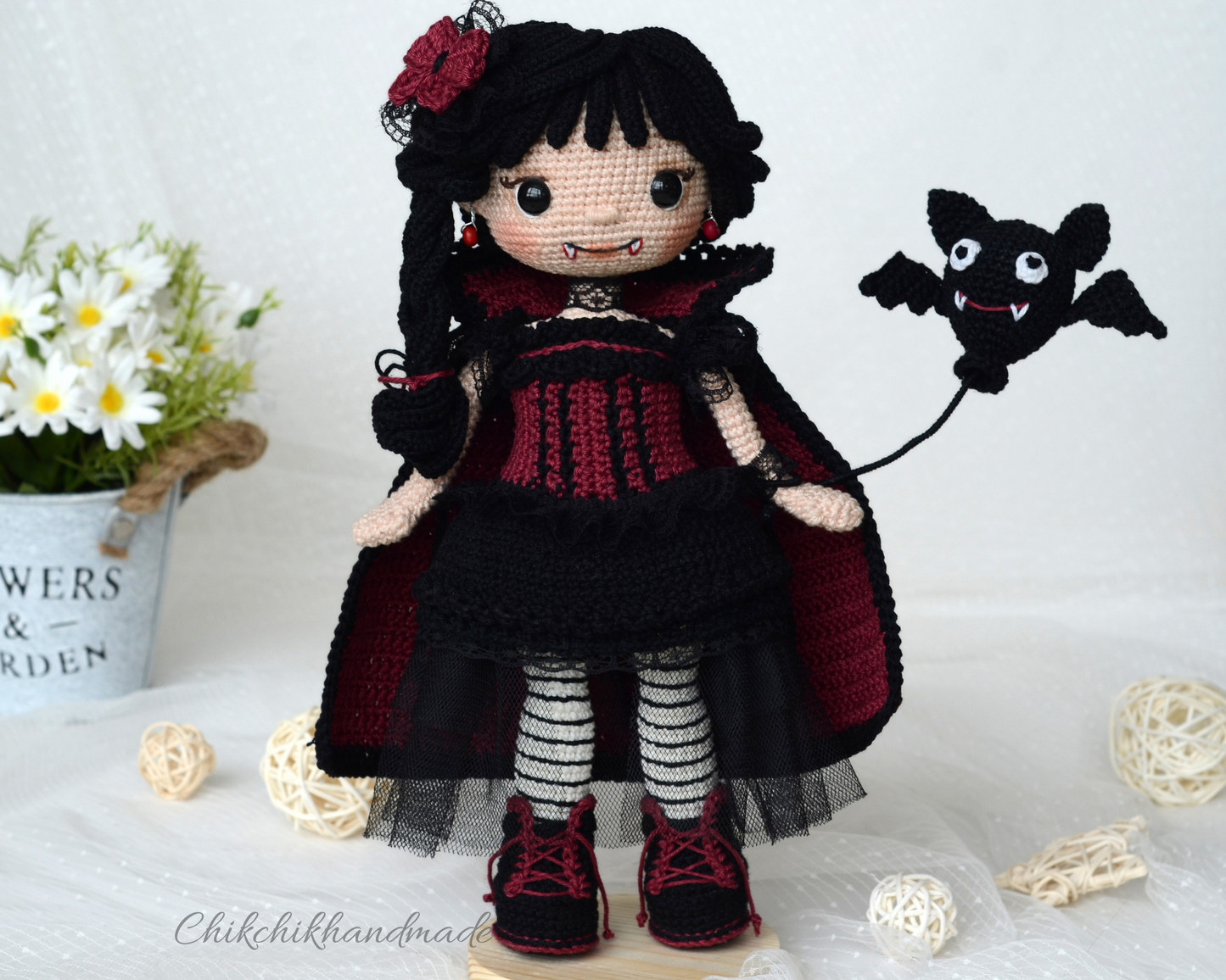 Vampire Crochet Doll Pattern, Halloween Amigurumi Doll, MISTY the Vampire, PDF Tutorial (En, Fr, Es, De, It, Nl)