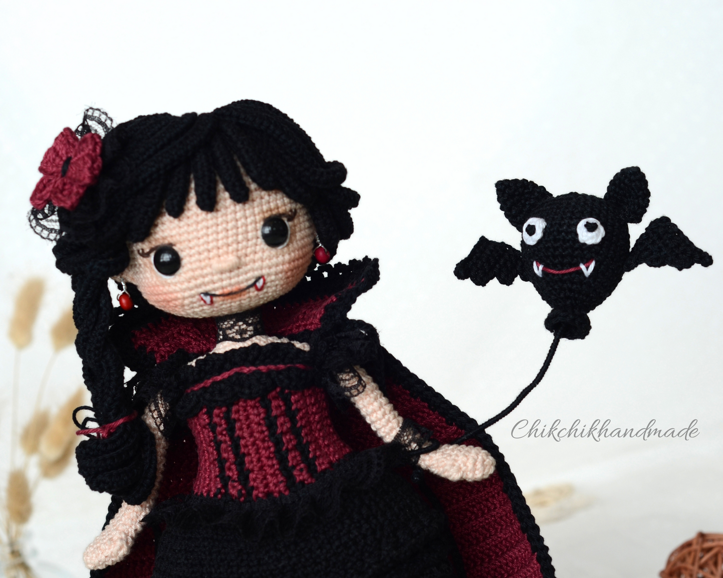 Vampire Crochet Doll Pattern, Halloween Amigurumi Doll, MISTY the Vampire, PDF Tutorial (En, Fr, Es, De, It, Nl)