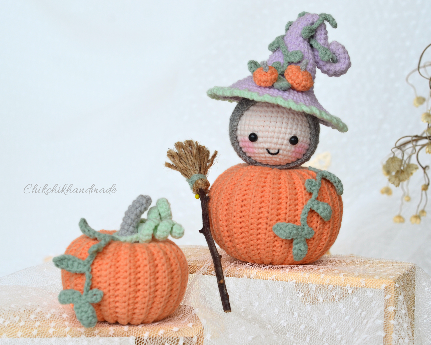 Cute Pumpkin Crochet Pattern, Halloween Pumpkin Pattern, Plumpy the cute Pumpkin, PDF English, Français, Deutsch, Nederlands, Portuguese, Español, Italiano