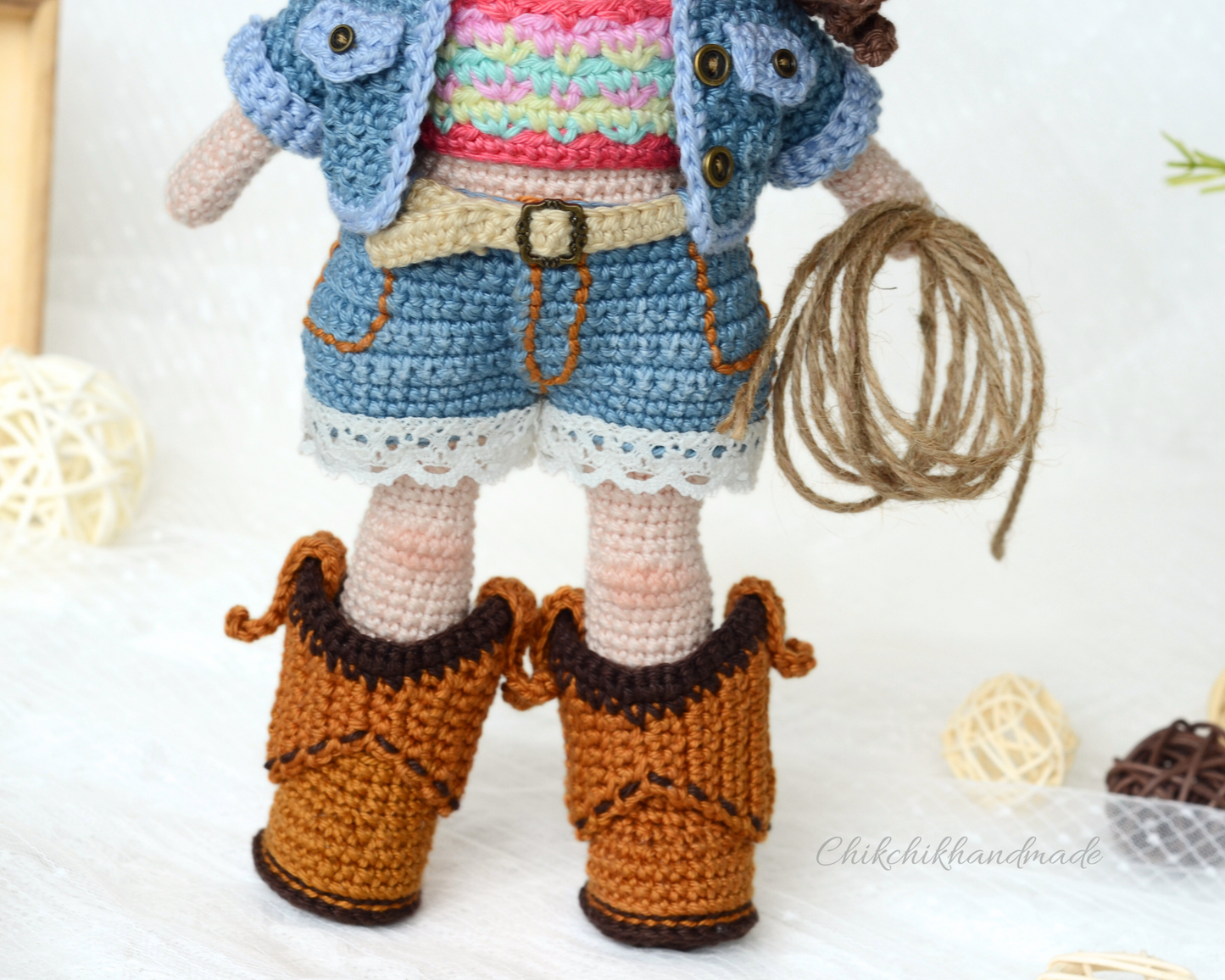 Crochet Doll Pattern PDF – Amigurumi Cowgirl Doll CHARLOTTE | DIY Crochet Toy, Step-by-Step Crochet Tutorial (En, Fr, De, Nl, It, Es)