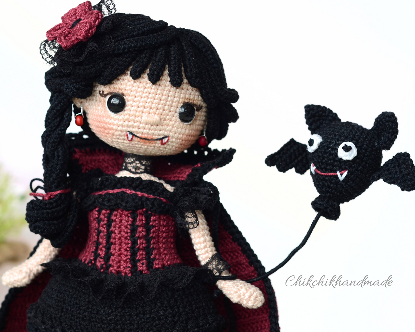 Vampire Crochet Doll Pattern, Halloween Amigurumi Doll, MISTY the Vampire, PDF Tutorial (En, Fr, Es, De, It, Nl)