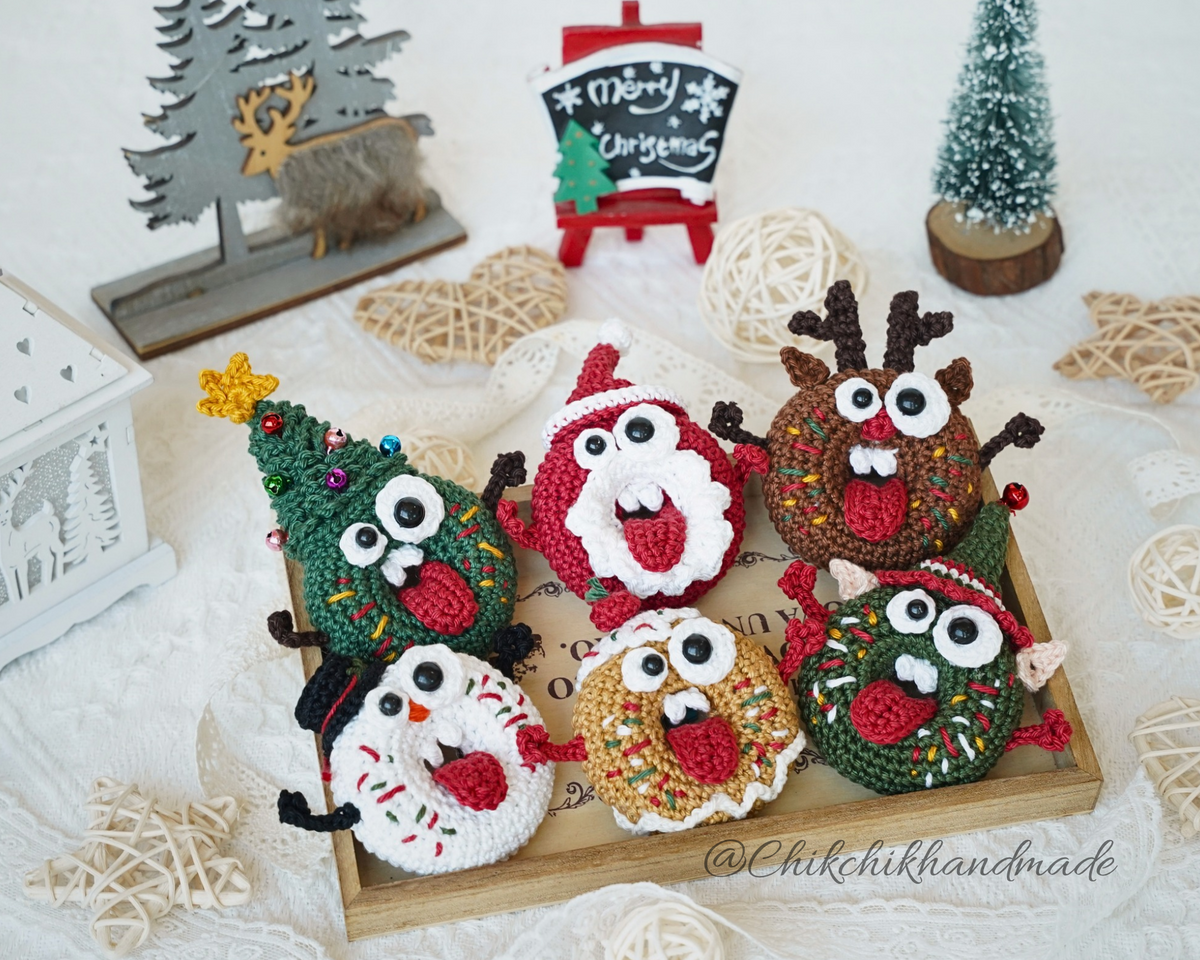 6-in-1 Christmas Donut Amigurumi Crochet Pattern – Goofy Christmas Donuts Classic, PDF Tutorial (En/Fr/De/Es/It/Nl)