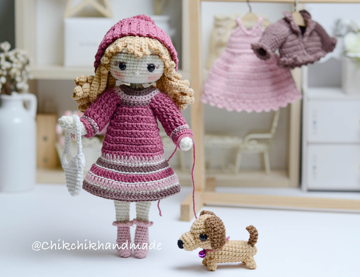 Crochet doll pattern LITTLE DAISY doll PDF English, Français, Español (dachshund dog included)